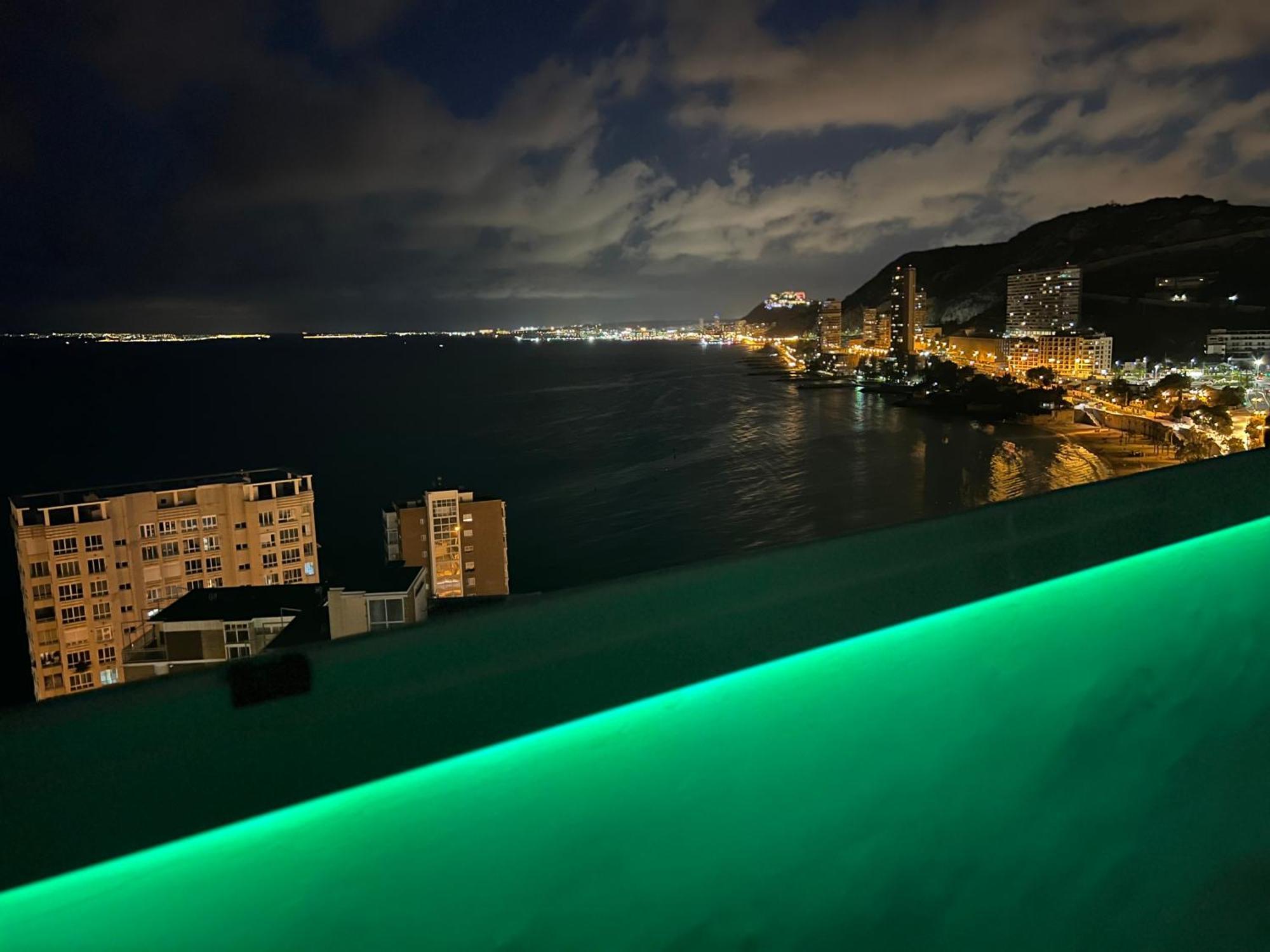 Relax Frente Al Mar De Alicante Apartment Exterior foto
